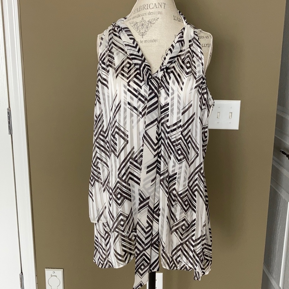Sleeveless blouse